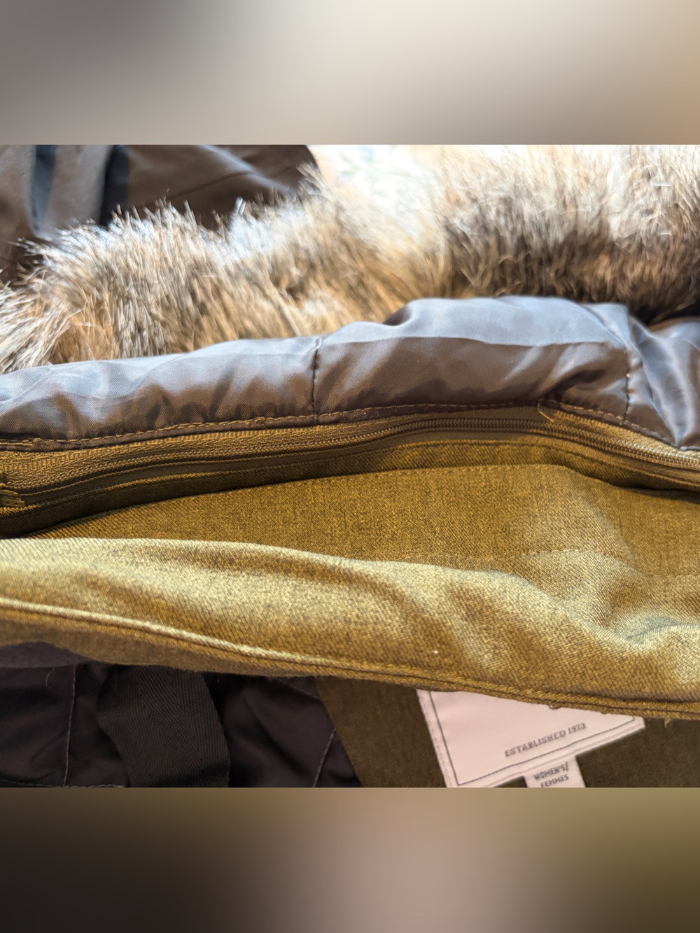 Roots Olive Green Women’s Quilted Hooded Puffer Coat - Picture 9 of 10